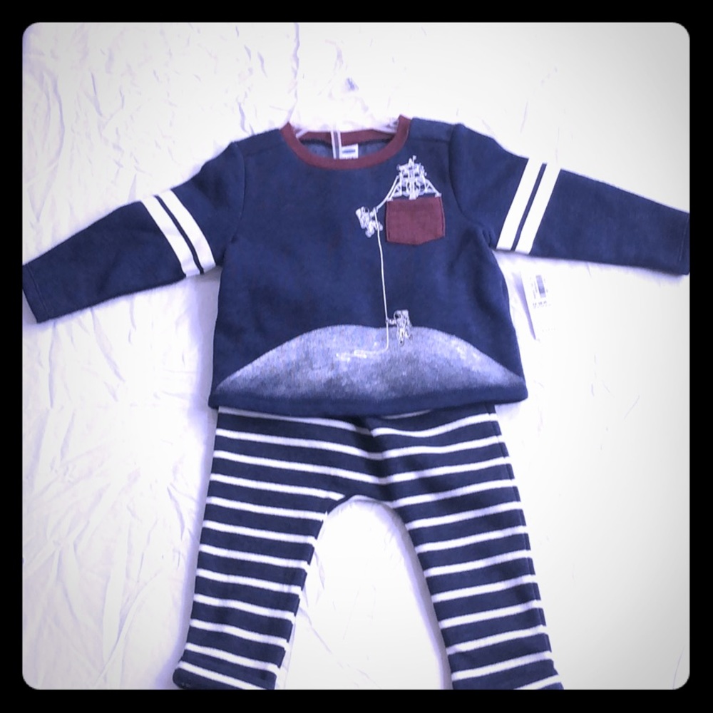 Old Navy NWT 12/18mth boy long sleeve outfit